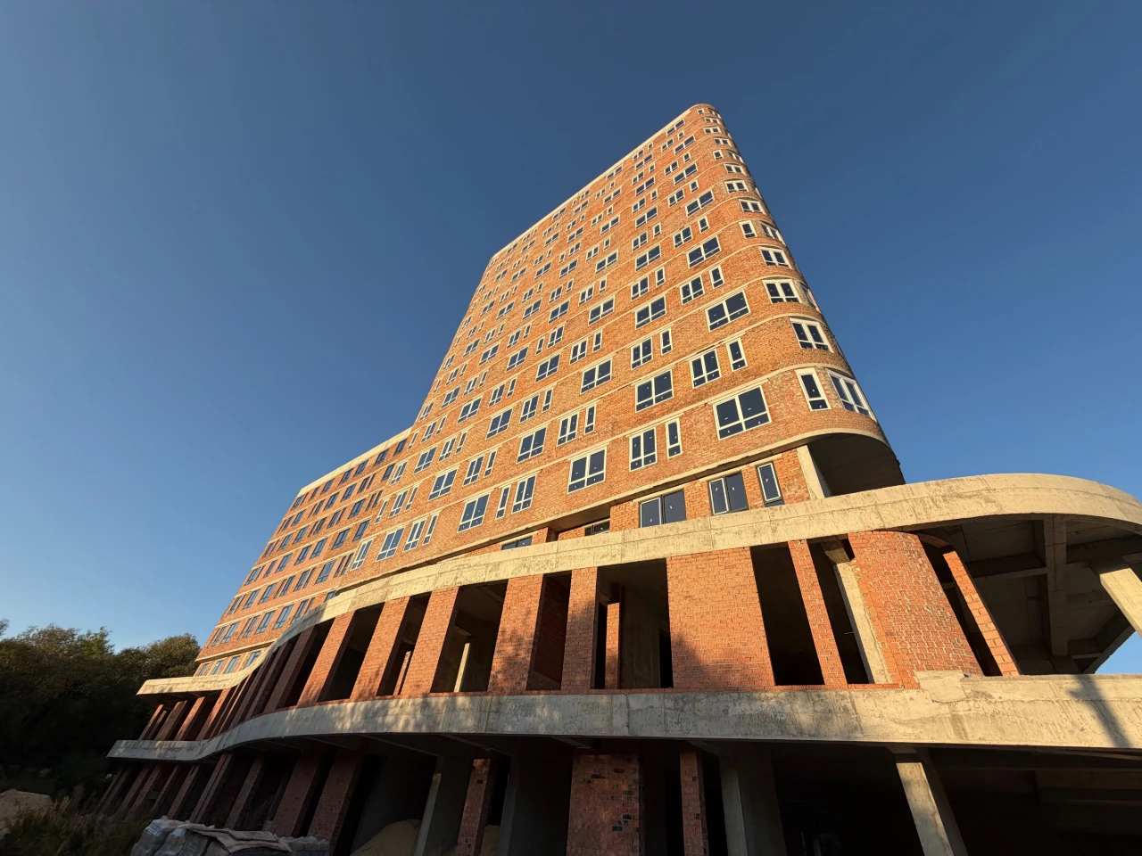 WITHOUT commission/sale of 2-room apartment 81.3m, residential complex on Mykolaychuk 38,
