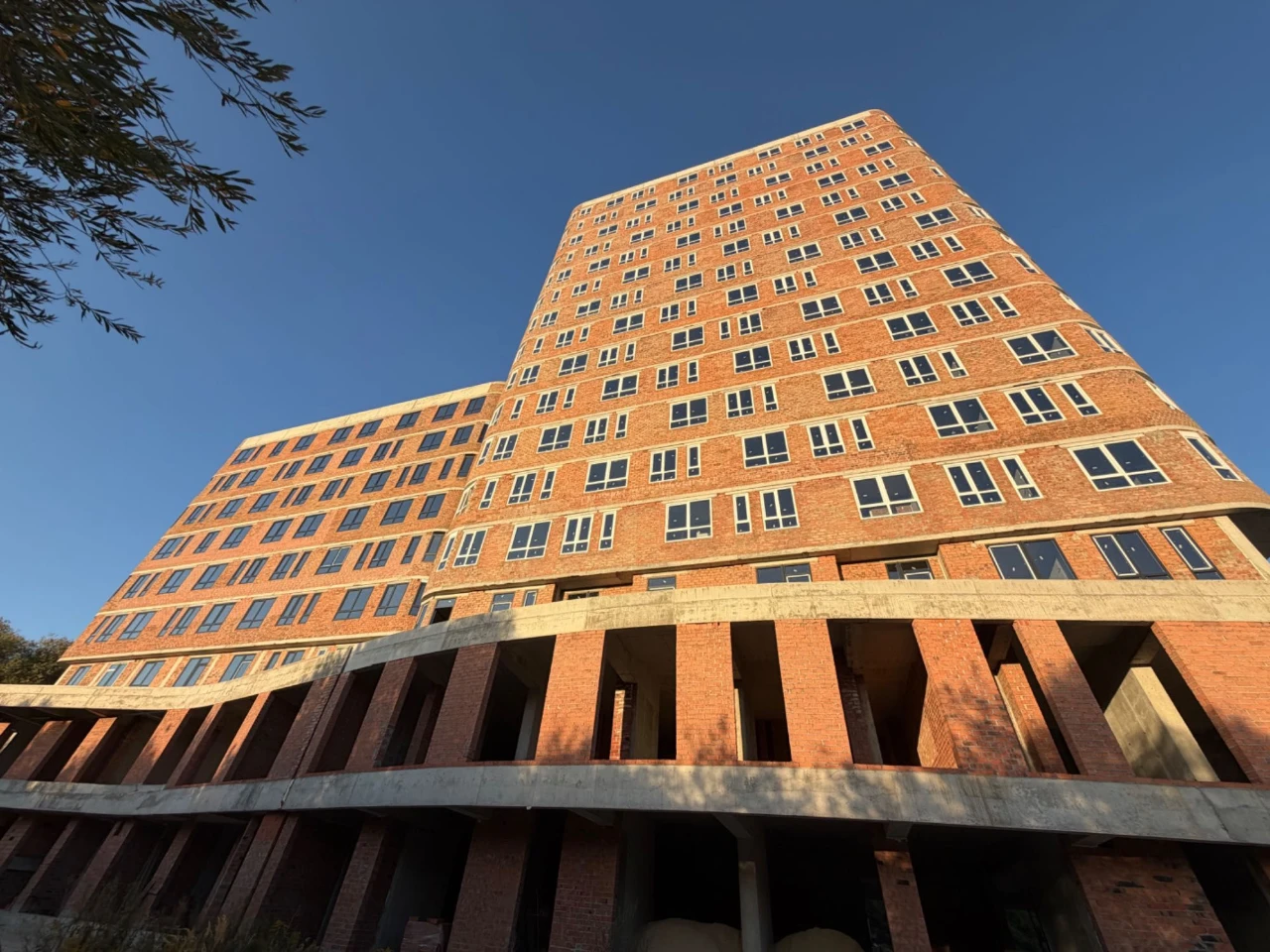 WITHOUT commission/sale of 2-room apartment 81.3m, residential complex on Mykolaychuk 38,