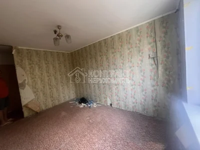 Продам 3-к кв під ремонт на ХТЗ (ст.м.Масельського) 4/12 пов