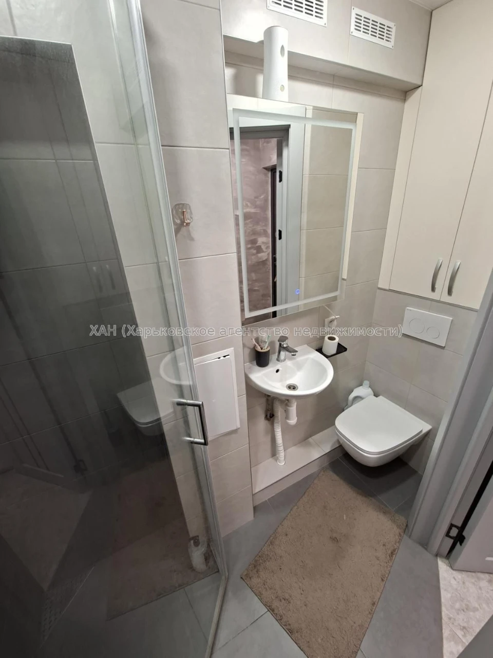 Selling a 1-room apartment with renovations at 22nd Hospital Street, New