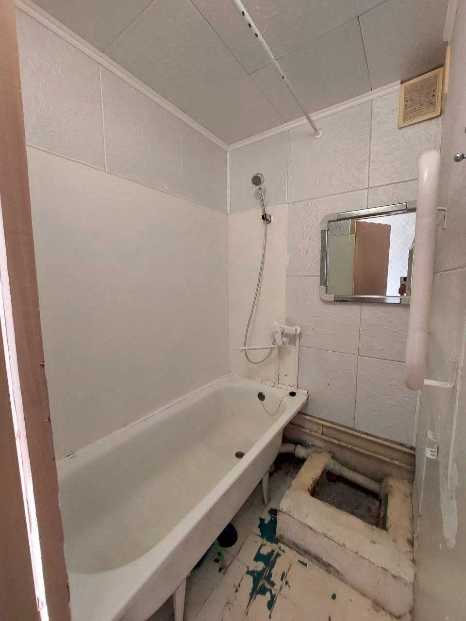 Продам 1 к. кв. на Олексіївці, пр. Людвіга Свободи, б.40. Ме