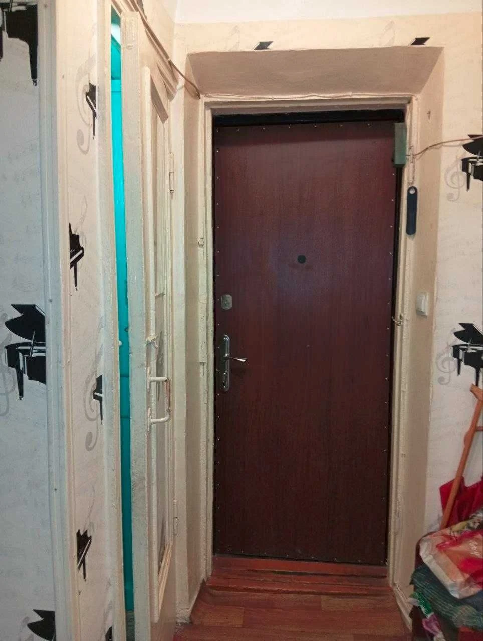 Продаж 2 кімнатної квартири, р-н Одеської, пр. Байрона.