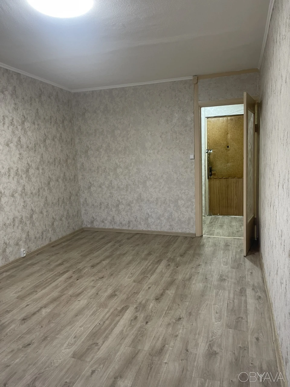 Selling 1-room apartment without commission.