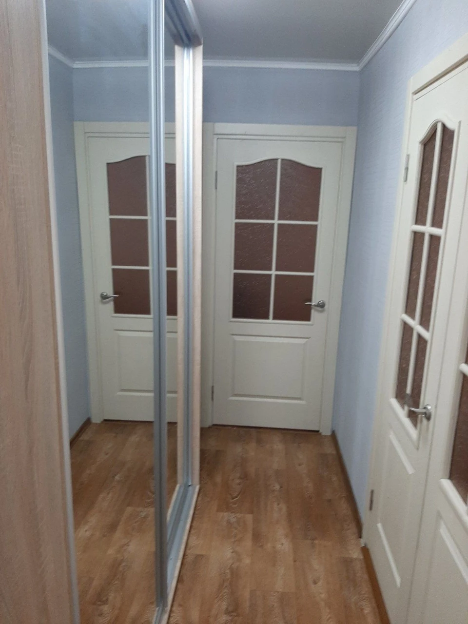 Продам  2х  кімнатну  квартиру пров. Вольний,3
