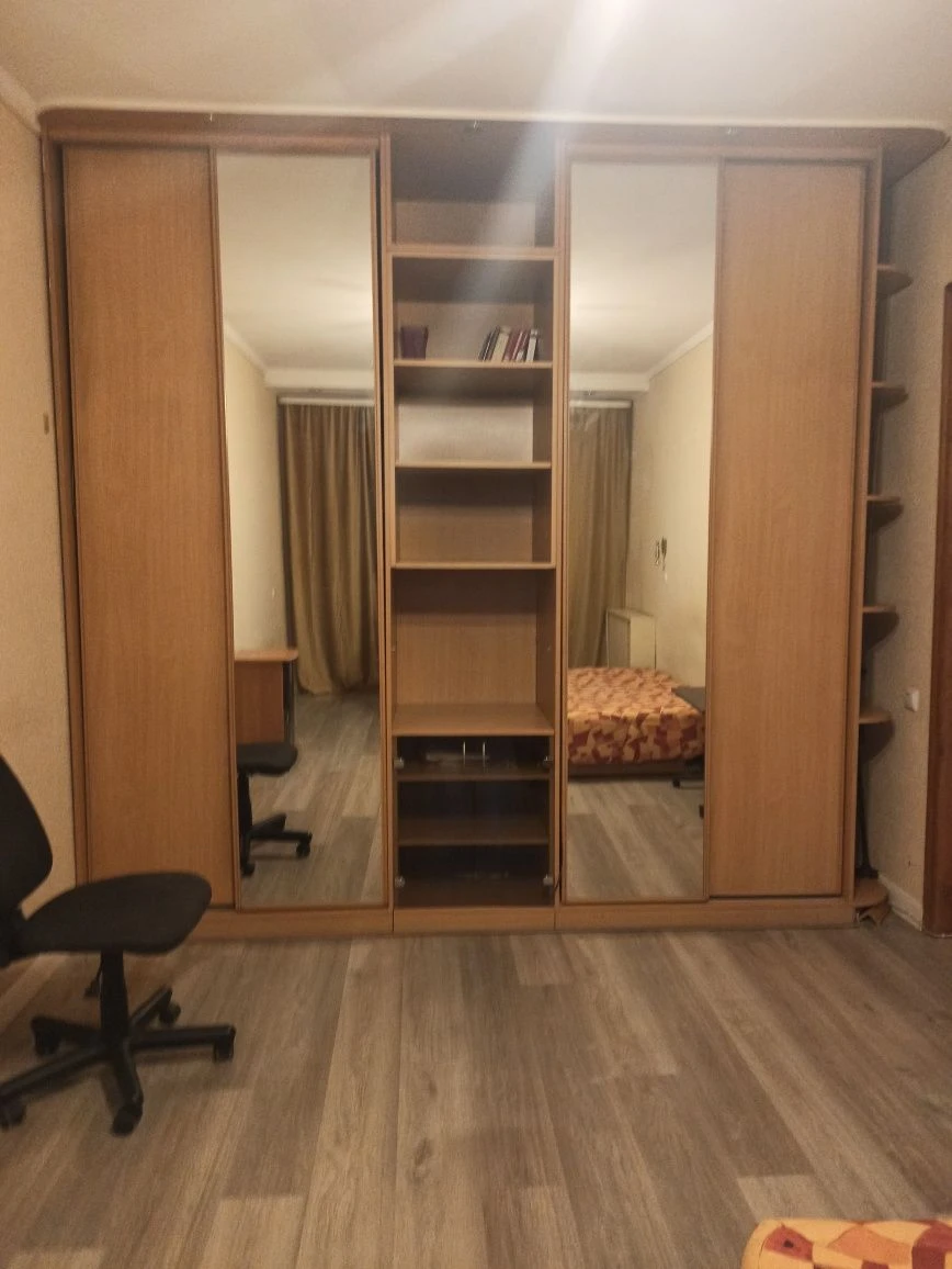 Продається 1 кімнатна квартира  метро Шулявка