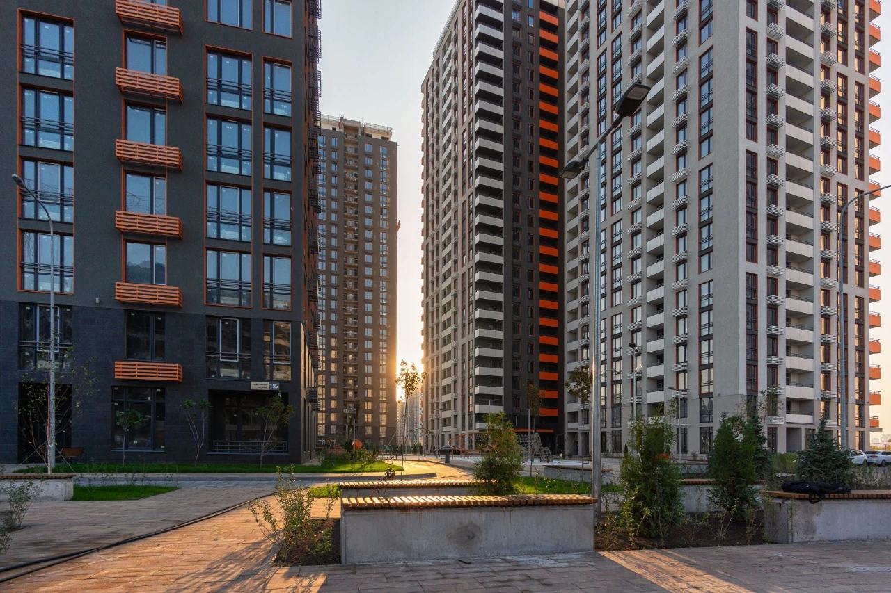 Продаж 3к квартири ЖК Seven Дніпровська набережна 18а метро