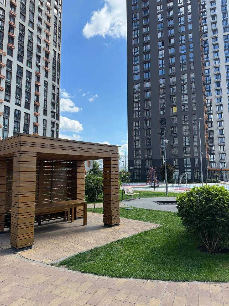 Продаж 3к квартири ЖК Seven Дніпровська набережна 18а метро