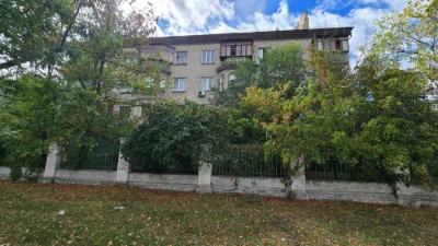 Метро Дарниця, продаж квартири, сталінка, без комісії. Укрит