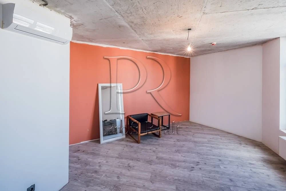 Продаж 1 к. квартири за адресою Микільсько-Слобідська 8, Рус