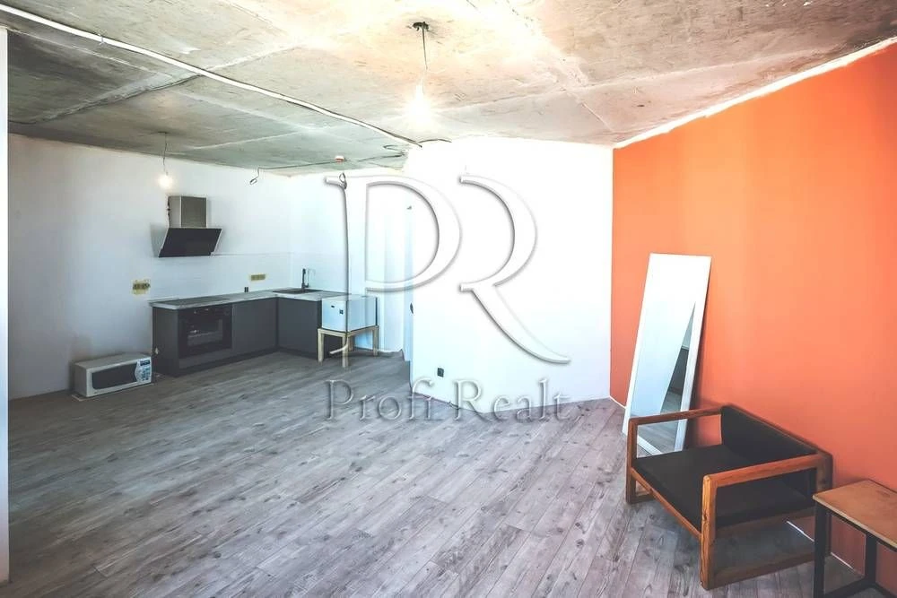 Продаж 1 к. квартири за адресою Микільсько-Слобідська 8, Рус