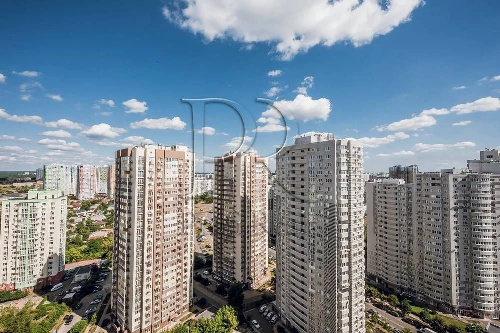 Продаж 1 к. квартири за адресою Микільсько-Слобідська 8, Рус