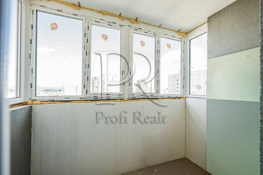 Продаж 1 к. квартири за адресою Микільсько-Слобідська 8, Рус