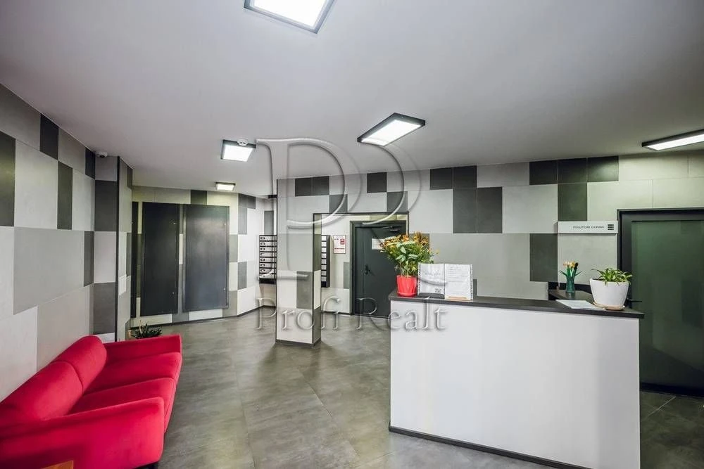 Продаж 1 к. квартири за адресою Микільсько-Слобідська 8, Рус
