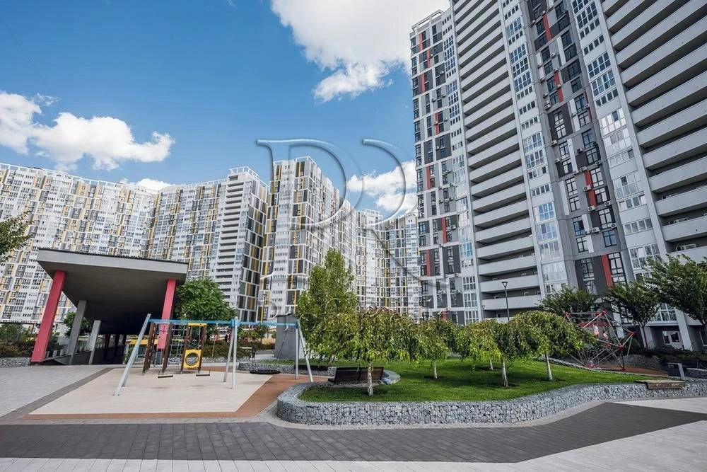 Продаж 1 к. квартири за адресою Микільсько-Слобідська 8, Рус
