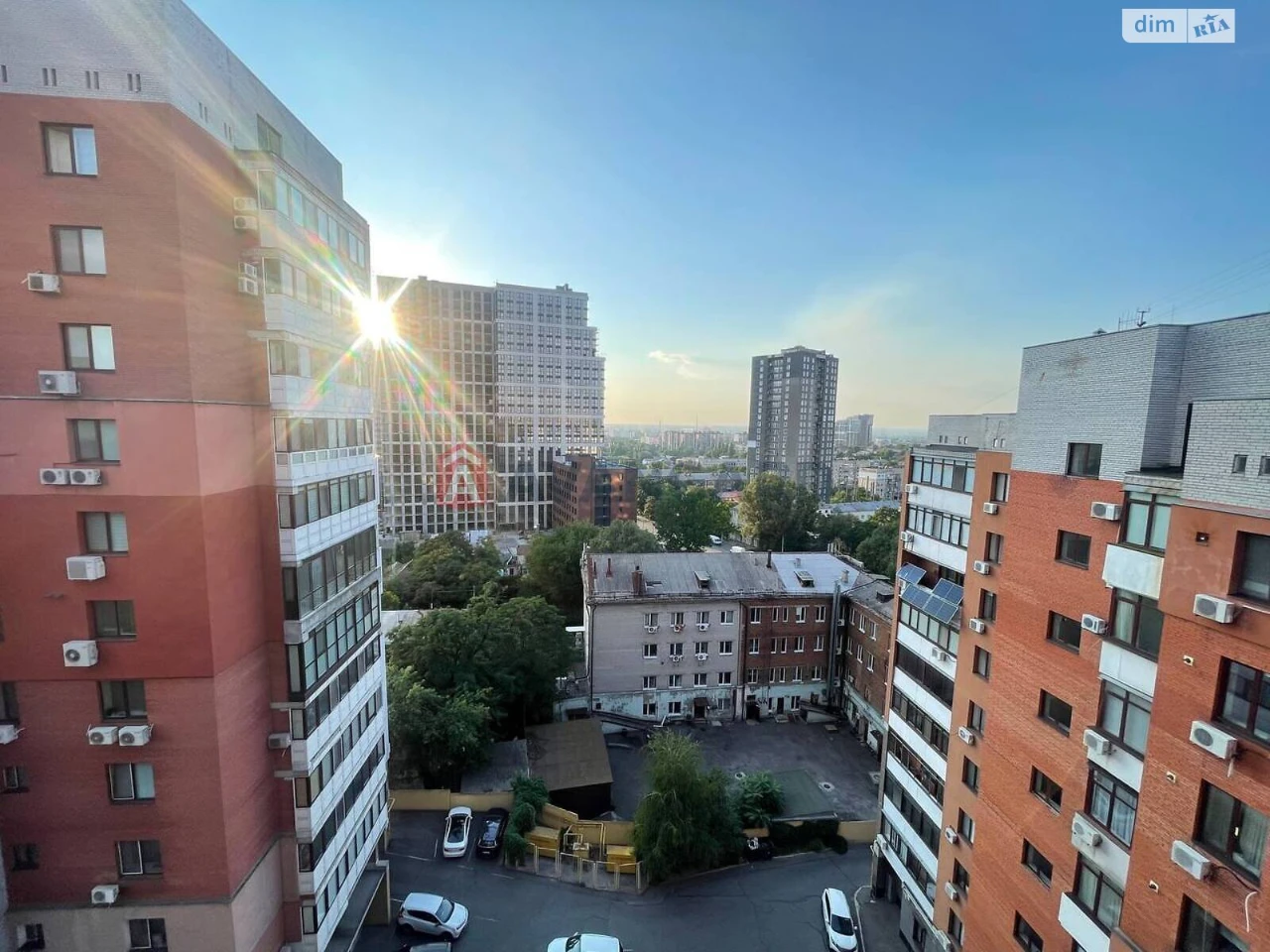 Apartment for Sale: Central Location