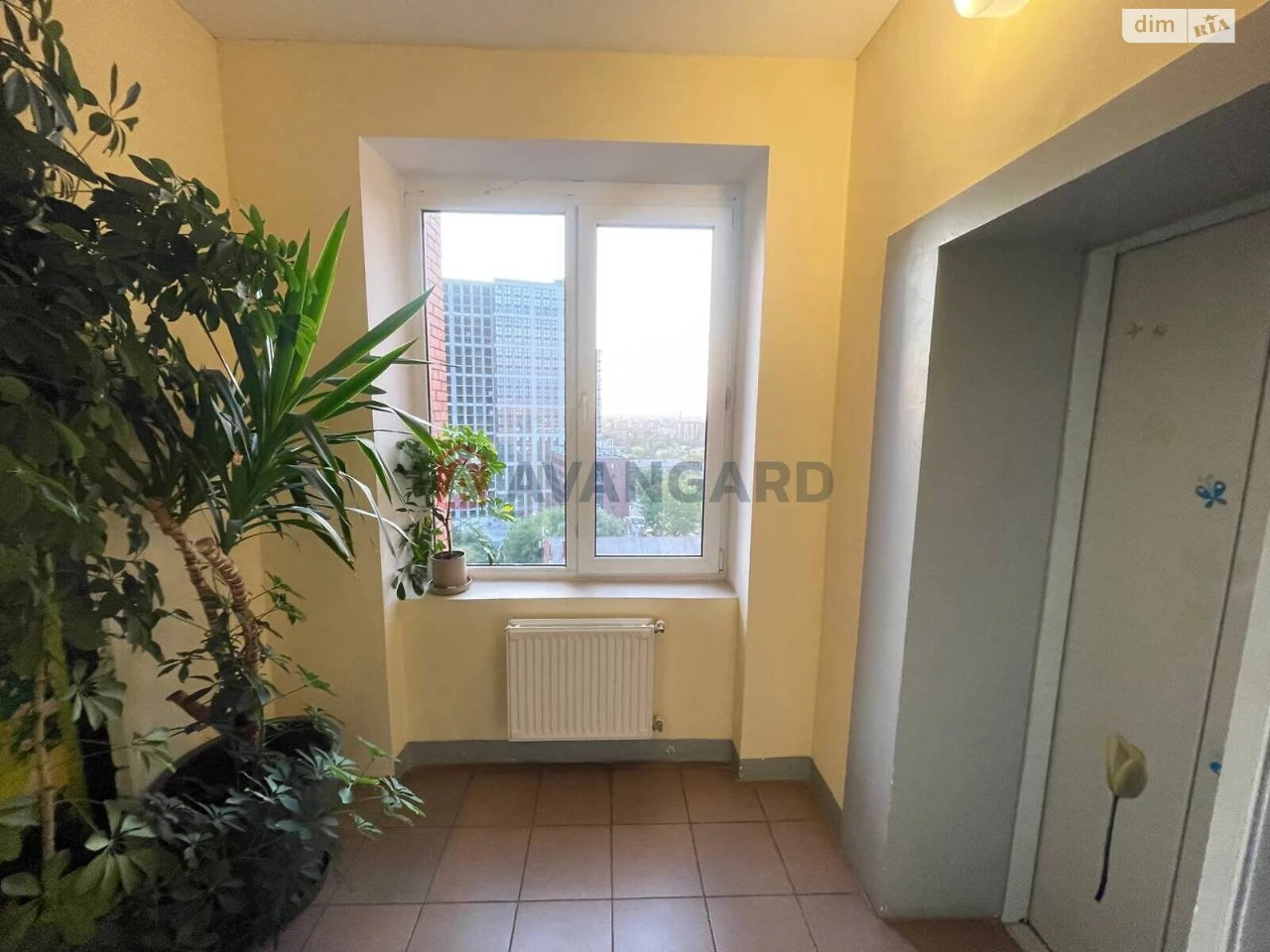 Apartment for Sale: Central Location
