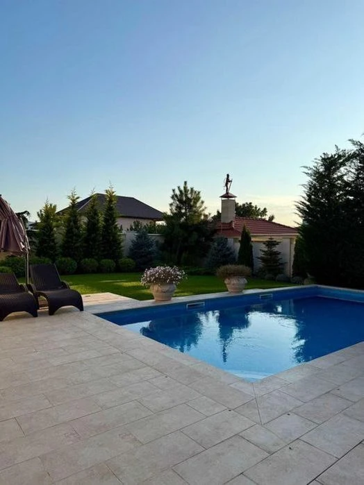 House for sale in Sauvignon, 500m², 12 acres
