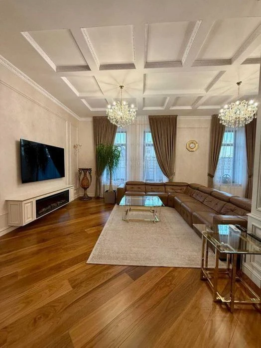 House for sale in Sauvignon, 500m², 12 acres