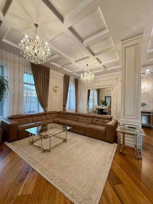 House for sale in Sauvignon, 500m², 12 acres