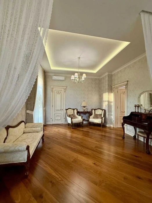 House for sale in Sauvignon, 500m², 12 acres