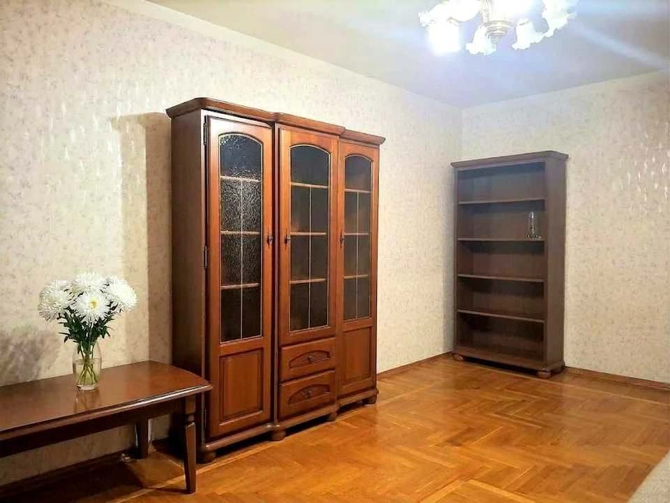 Квартира. Киев, улица Сребнокільская