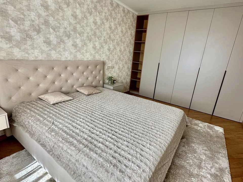 Apartment. Kyiv, Mikols'ko-Slobids'ka Street.