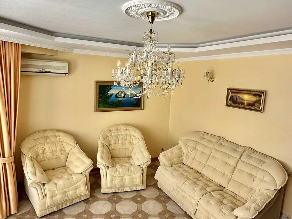Apartment. Kyiv, Mikols'ko-Slobids'ka Street.