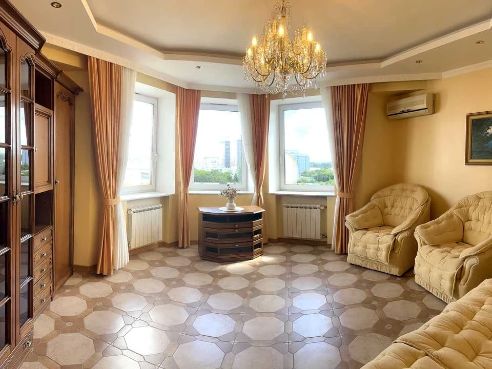 Apartment. Kyiv, Mikols'ko-Slobids'ka Street.