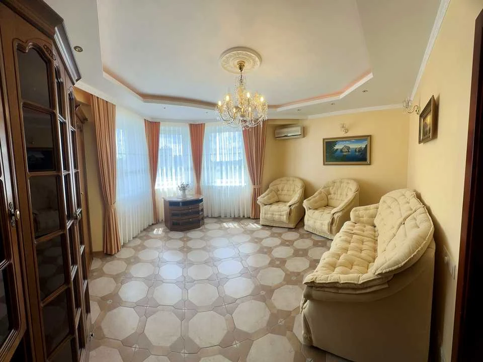 Apartment. Kyiv, Mikols'ko-Slobids'ka Street.