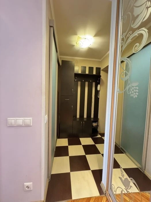 1-кімнатна 25,8 м² | 3 хв до метро Академмістечко | Ремонт