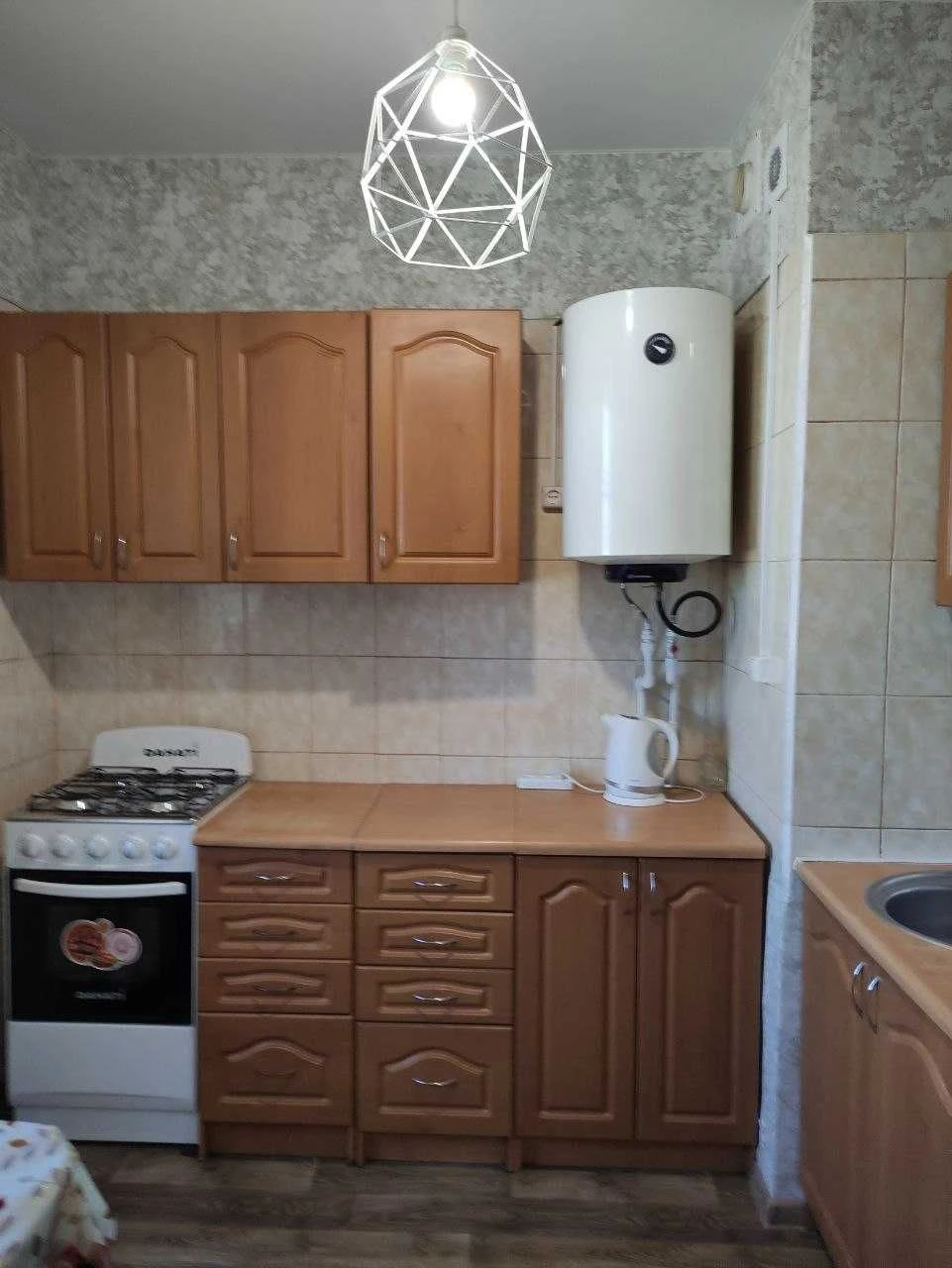 Продам свою большую 2 ком. 52м2  низ пр. Мазепы