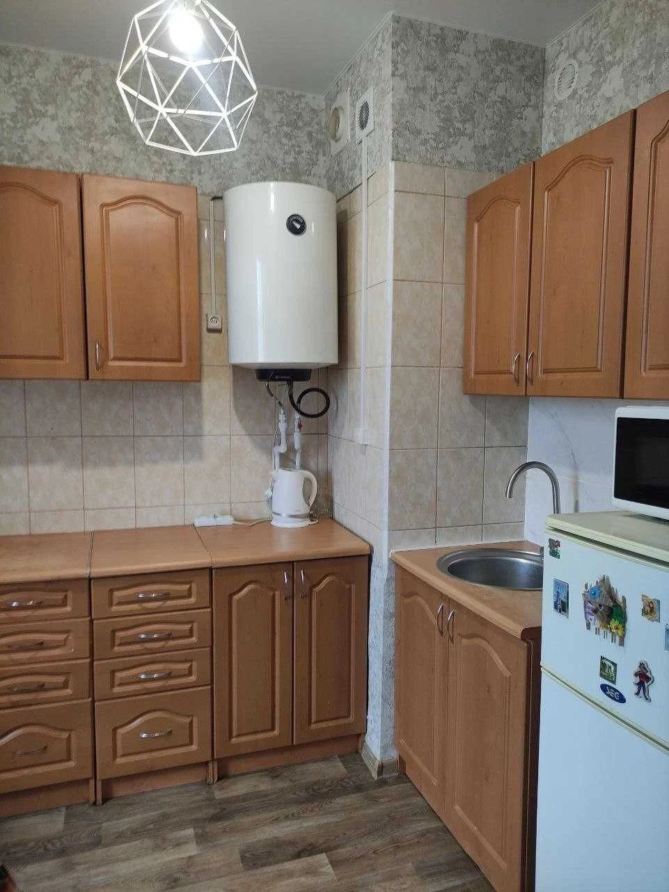 Продам свою большую 2 ком. 52м2  низ пр. Мазепы