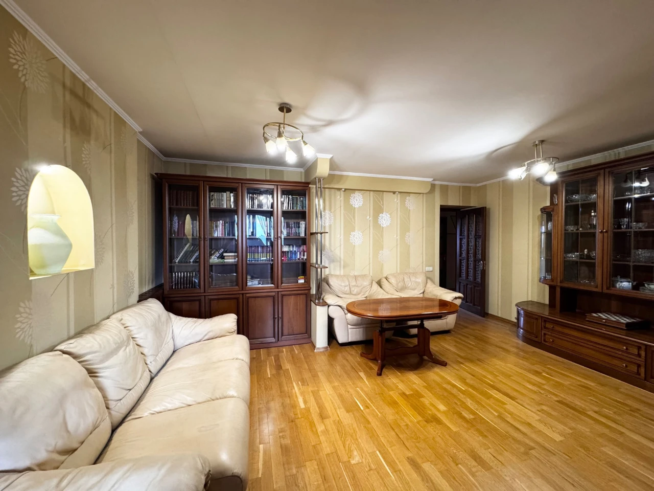 Продаж ЖМ Солнечный, 3 кім.квартира з меблями, технікою, Вав