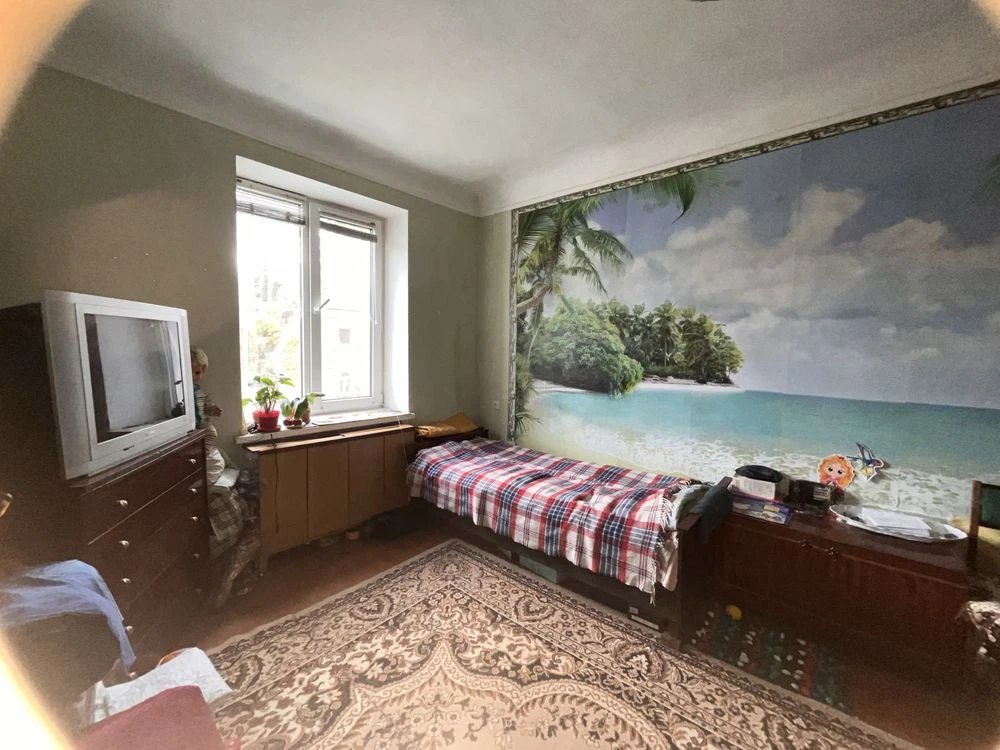 Apartment for sale: 1 room apartment with a basement and a land plot