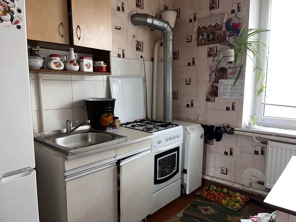 Apartment for sale: 1 room apartment with a basement and a land plot