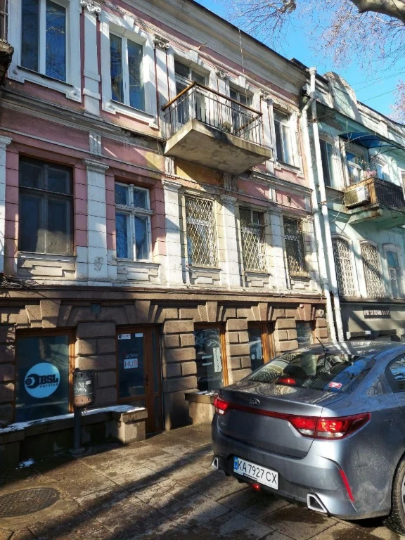 Продается 3-комнатная квартира на Итальянской, в самом центре Одессы