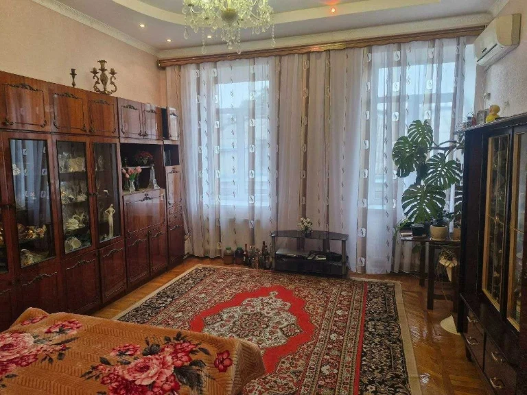 Центр  Продам двухкомнатную квартиру на Екатерининской