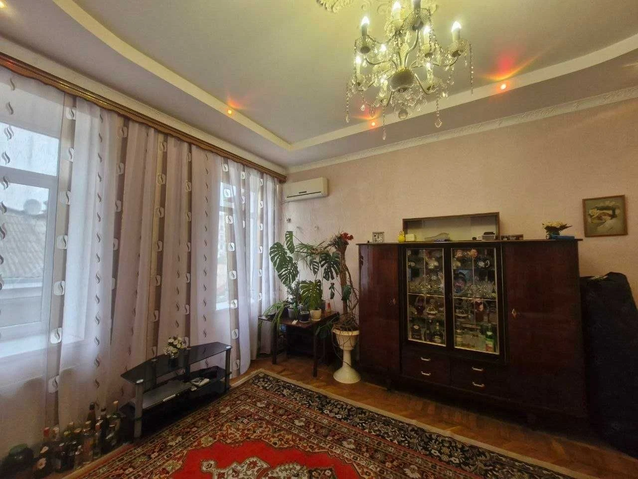 Центр  Продам двухкомнатную квартиру на Екатерининской