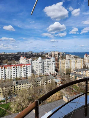 Продам  отличную 3-х комнатную квартиру на Французском бульв
