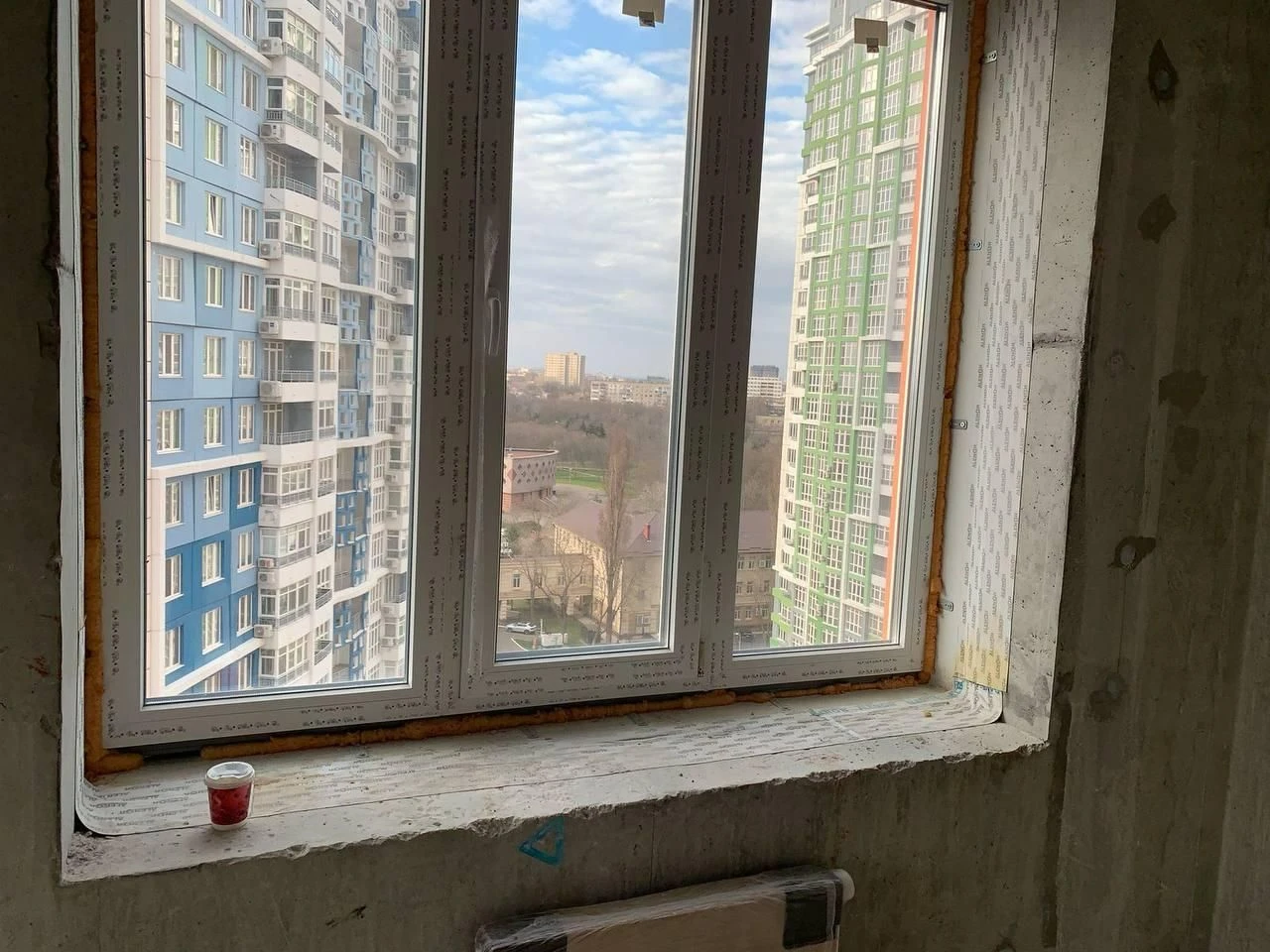 Продам 1 кім квартиру ЖК 4 Сезона на 2 сторони (3-119-234)