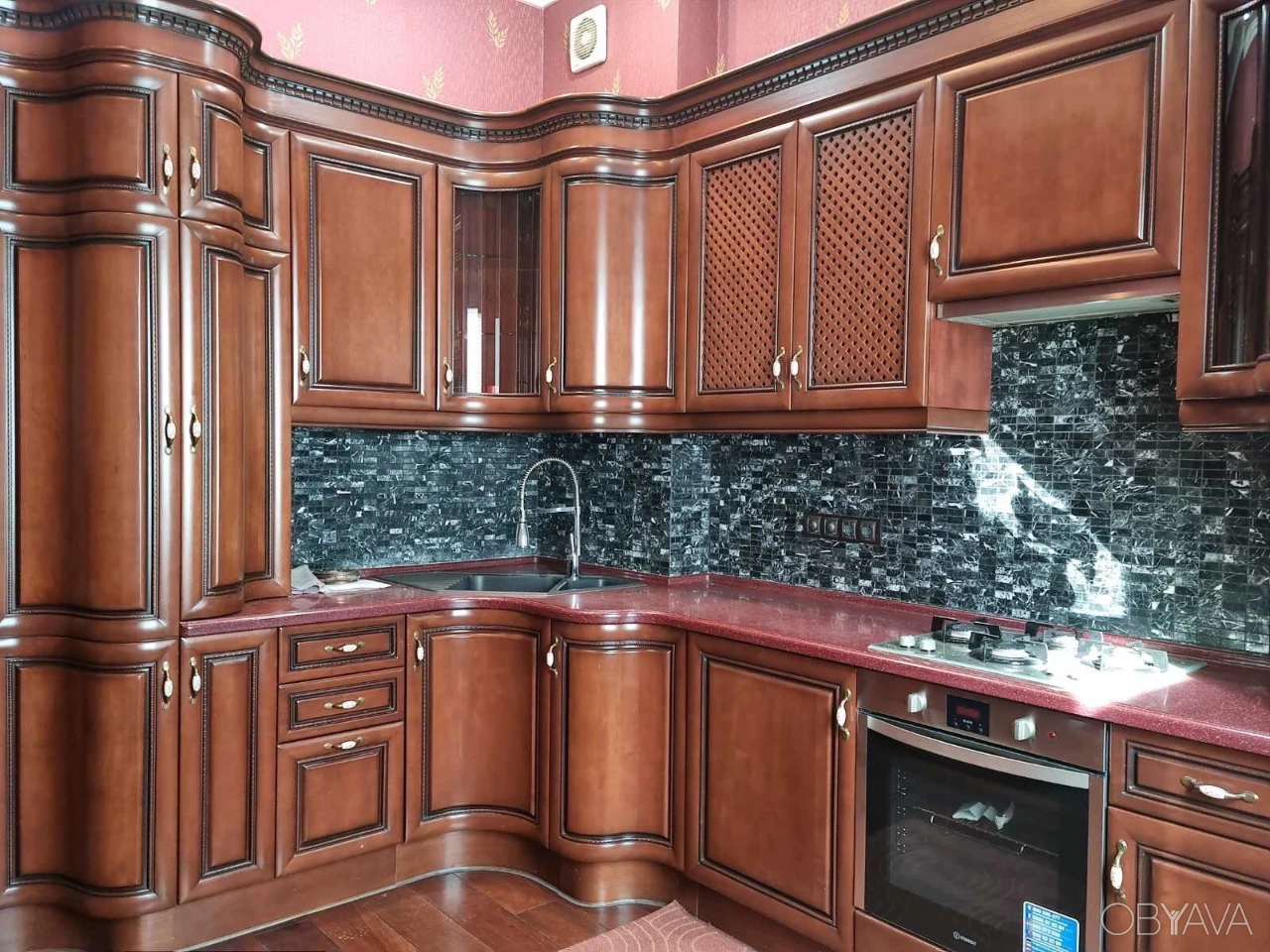 Продам 2-кімнатну квартиру 60 кв.м. на Подолі, вул. Притисско