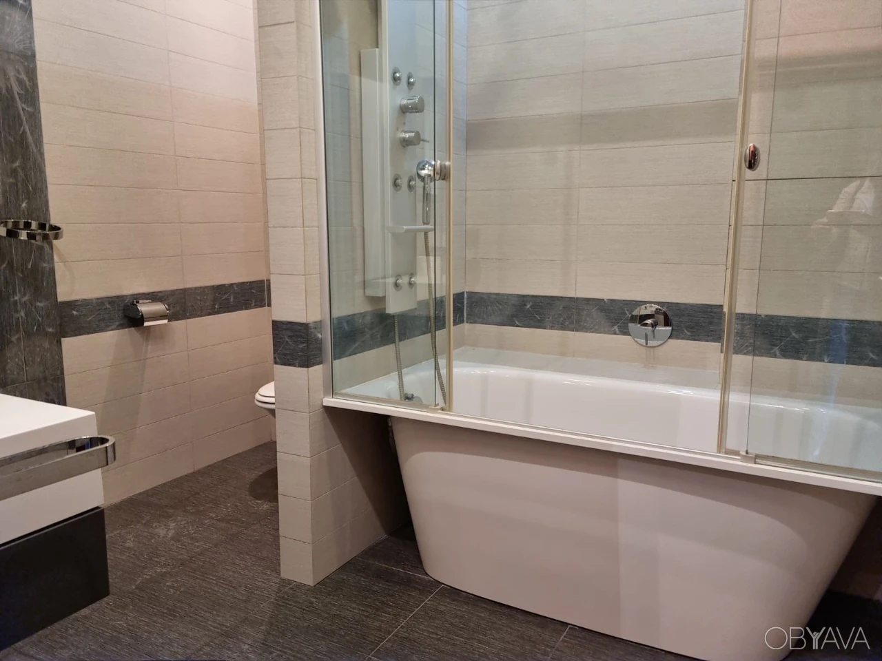 Продам 2-кімнатну квартиру 60 кв.м. на Подолі, вул. Притисско