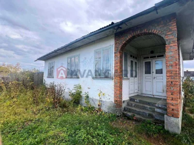 House in the settlement of Perehinske