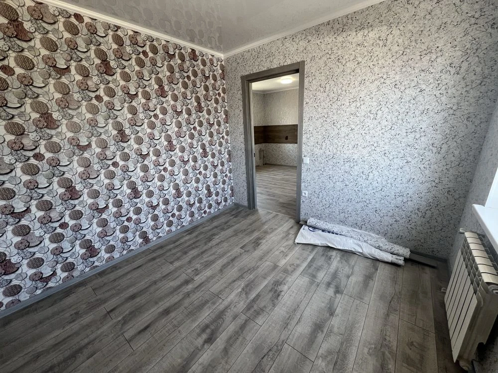 Продам 2-кімнатну квартиру на вулиці Декабристів/спільний двір з жилкопами
