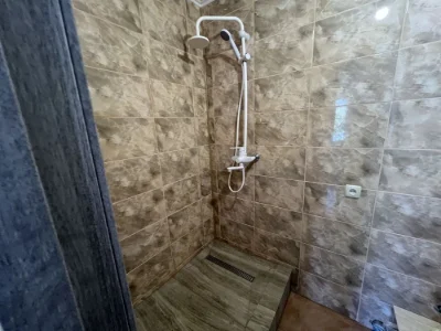 Продам 2-кімнатну квартиру на вулиці Декабристів/спільний двір з жилкопами