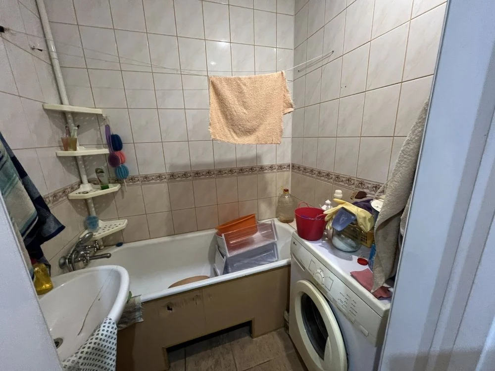 Трикімнатна вулиця Заводська, порт