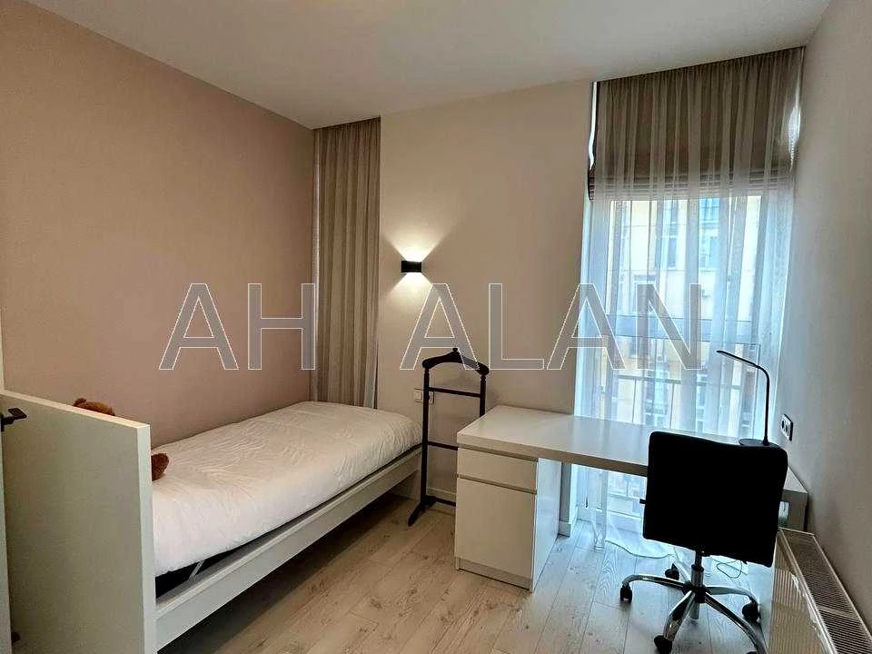 Apartment. Kyiv, Regeneratorna St., 4 k