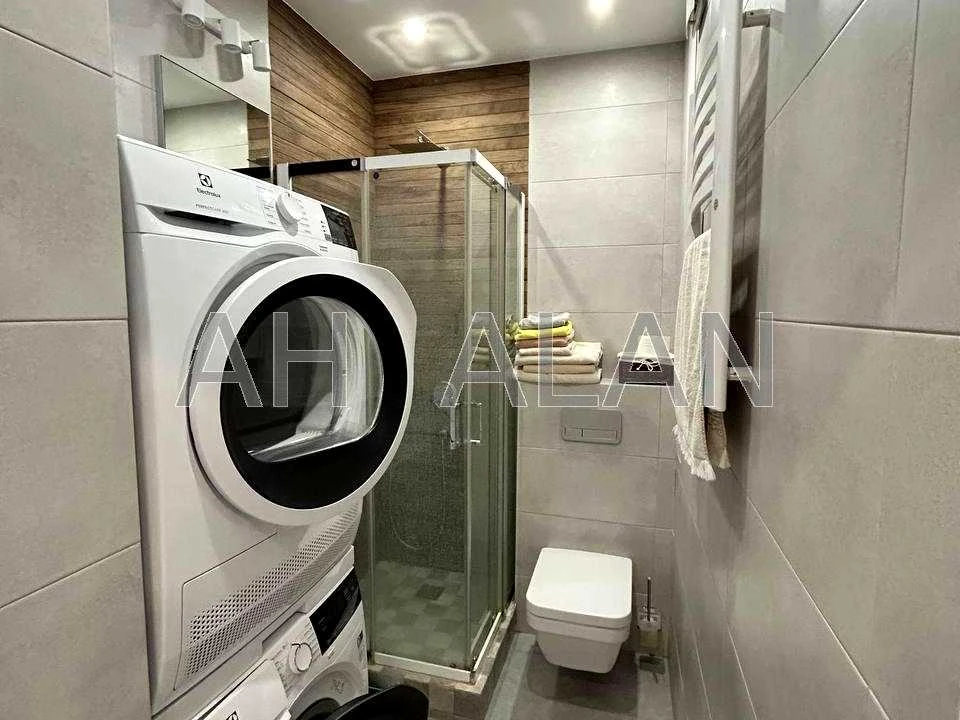 Apartment. Kyiv, Regeneratorna St., 4 k