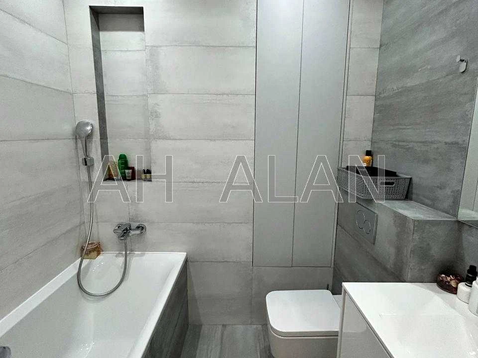Apartment. Kyiv, Regeneratorna St., 4 k