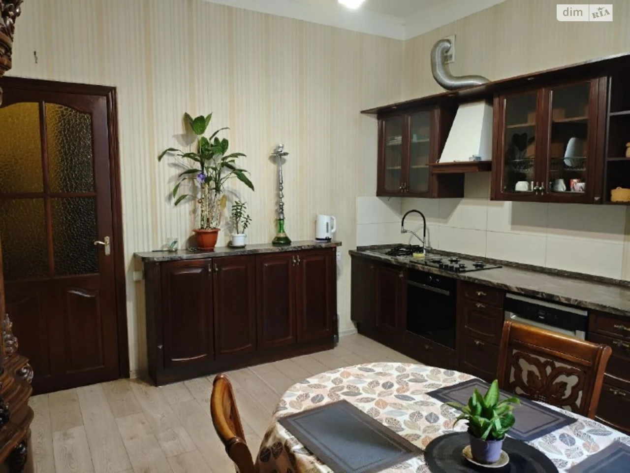 Long-Term Rental: 3-Bedroom Apartment in the Center